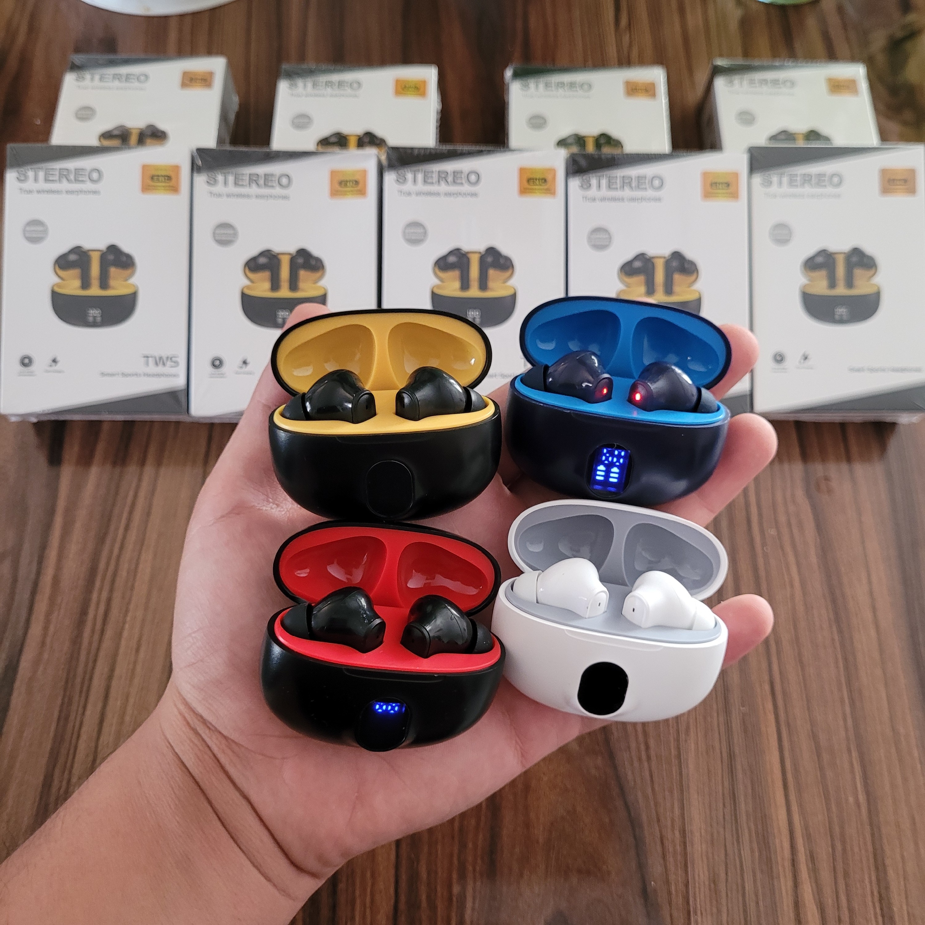ایرپاد STEREO ضدآب پاوربانک دار کیفیت درجه یک بلوتوث نسخه5/3 صحفه نمایش دار ارسال فوری